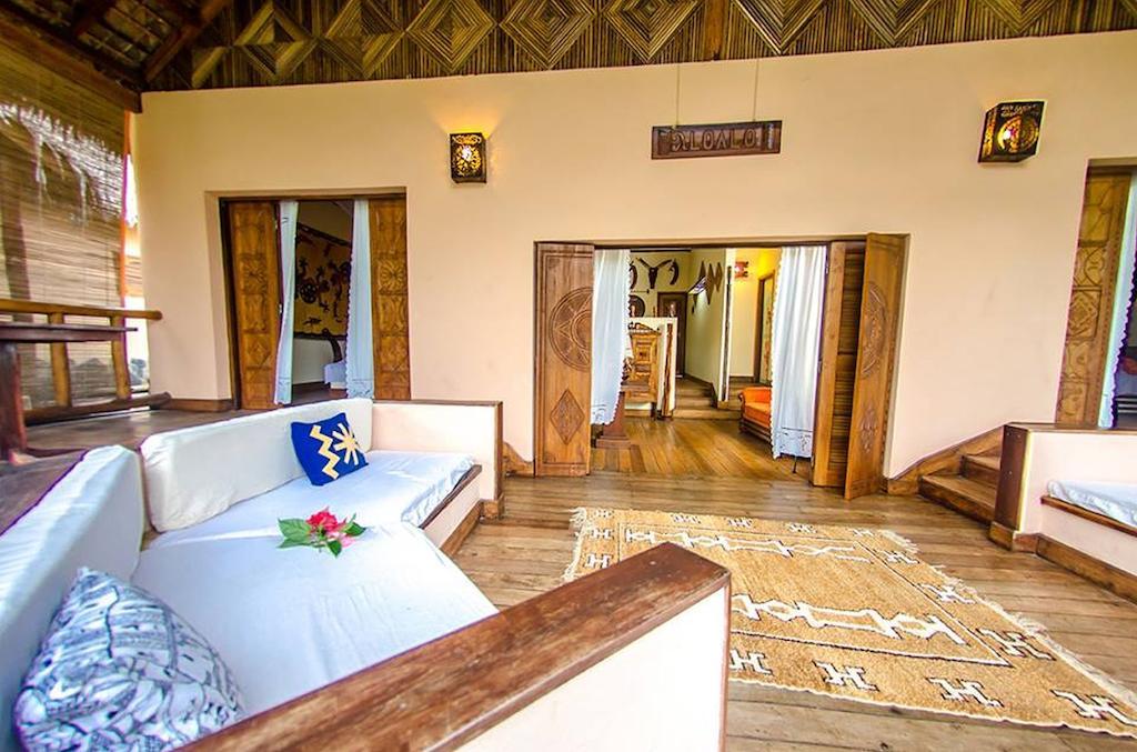 Le Zahir Lodge Ambatoloaka  Extérieur photo