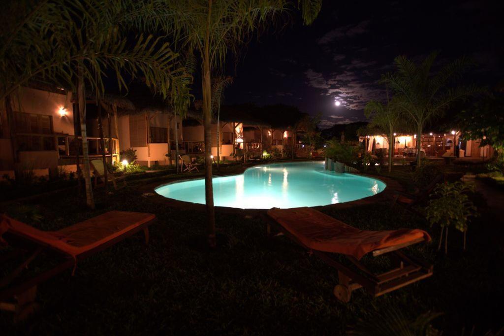 Le Zahir Lodge Ambatoloaka  Extérieur photo